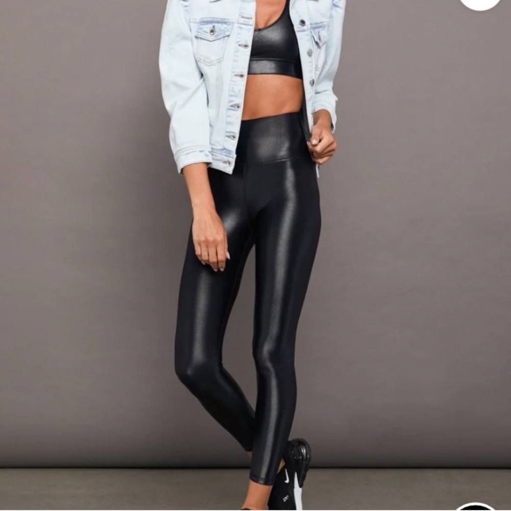 Carbon38 high rise 7/8 black leggings glossy liquid takara shine
